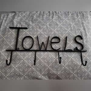 Metal towel holder